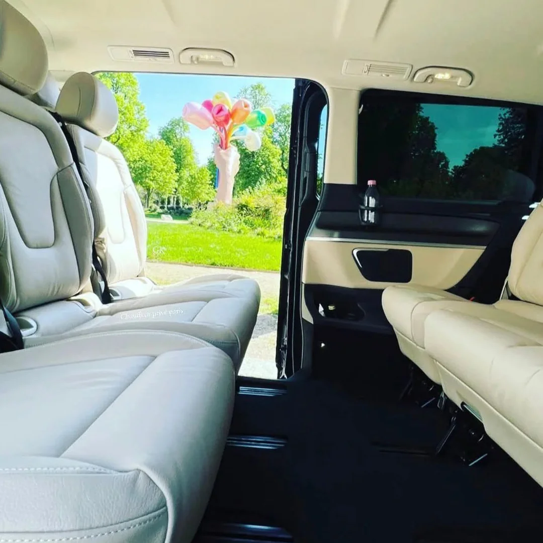 Luxury Van_ into ssss